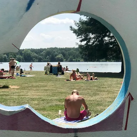 Utulny Par Kroku Od Lazenske Fontany Подебрады