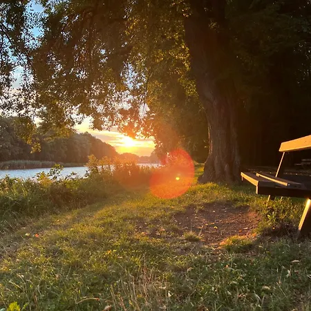 útulný Pár Kroků Od Lázeňské Fontány