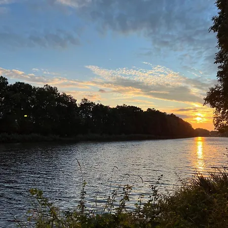 Utulny Par Kroku Od Lazenske Fontany * Podebrady