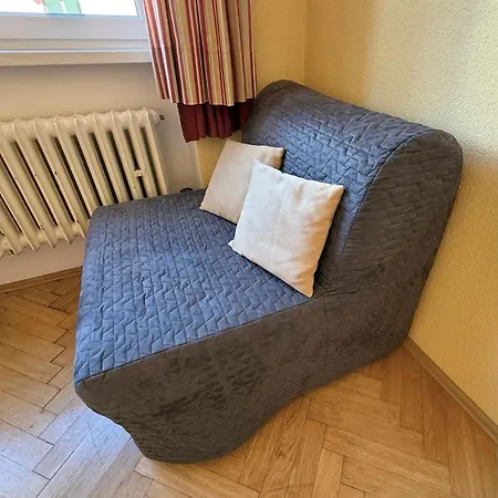 Utulny Par Kroku Od Lazenske Fontany *