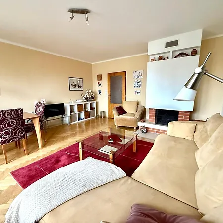 Cozy Steps From The Fountain Apartment Podebrady
