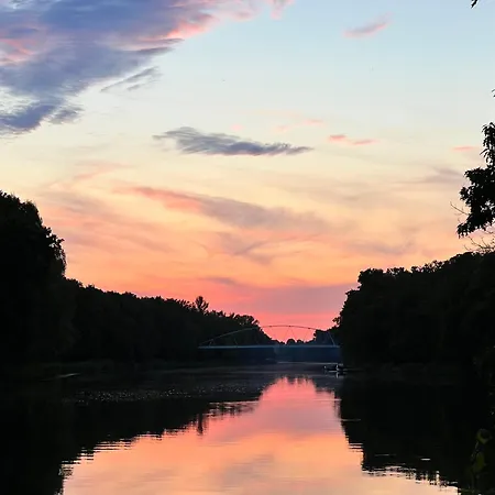 Апартаменты Utulny Par Kroku Od Lazenske Fontany Подебрады